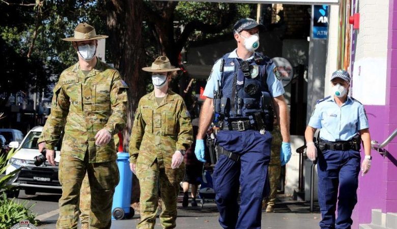 Australsk politi kan kidnappe folk av medisinske grunner og fjerne alt 'inkludert undertøy' for å administrere vaksiner med kraft